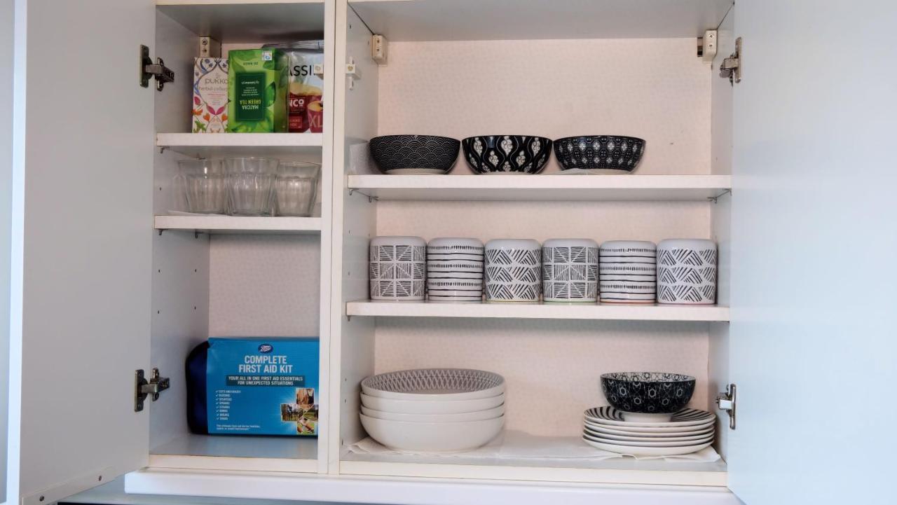 Milton Keynes Luxury Short Stay House With Wifi And Free Parking Wolverton  エクステリア 写真